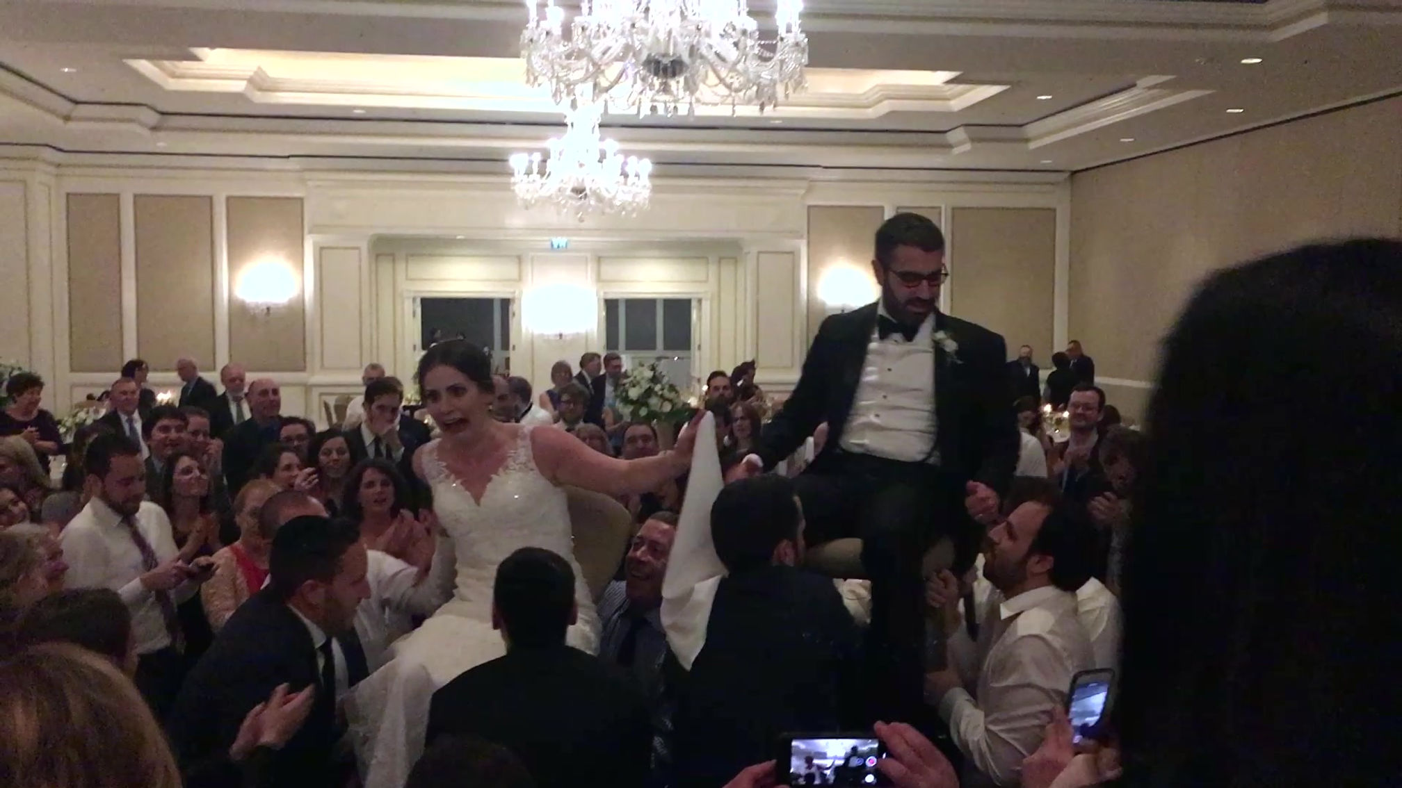 Arvell and co the hora